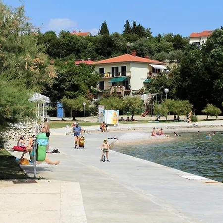 ゲストハウス With A Parking Space Vrh, Krk - 24028 Vrh