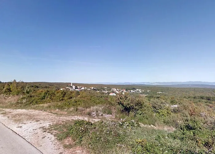 With A Parking Space Vrh, Krk - 24028 ゲストハウス 3*